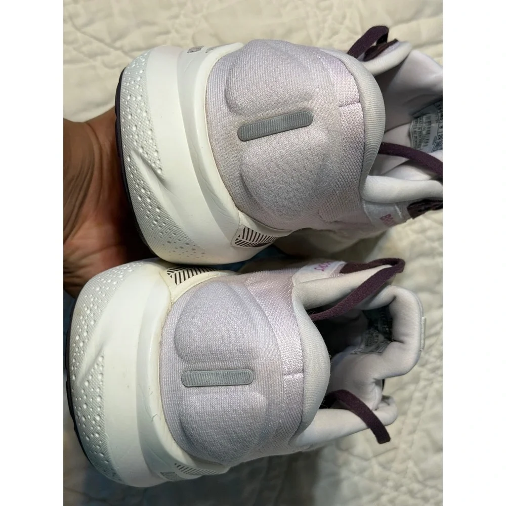 Brooks Adrenaline GTS 24 Running Shoes Womens 11 Lavender Purple Support Sneaker